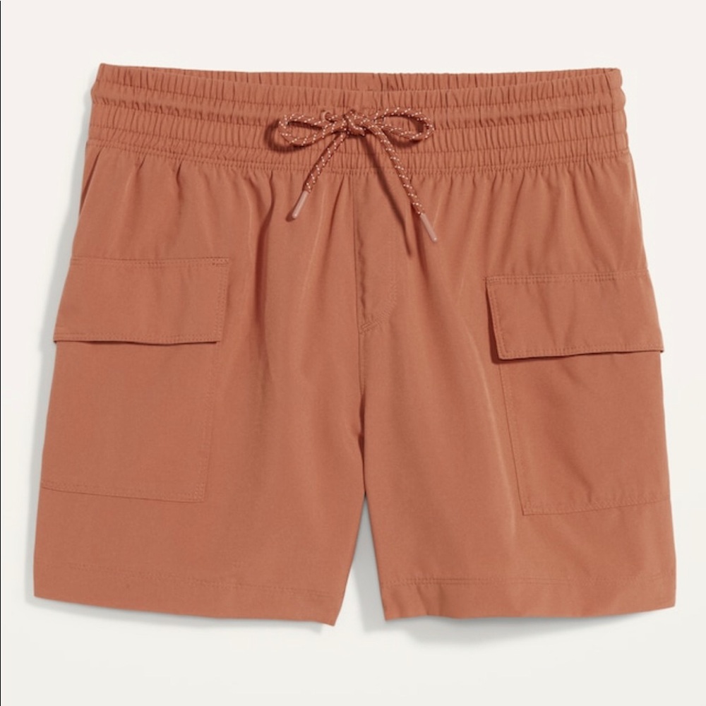 NWT women’s  high waisted activewear cargo shorts hiking shorts